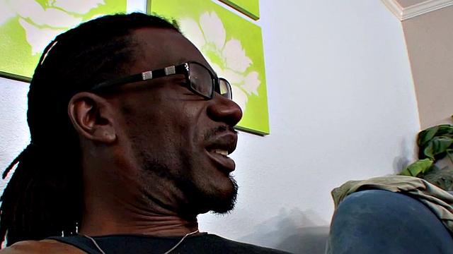 Ebony Tiffan Monroe Gets Plowed