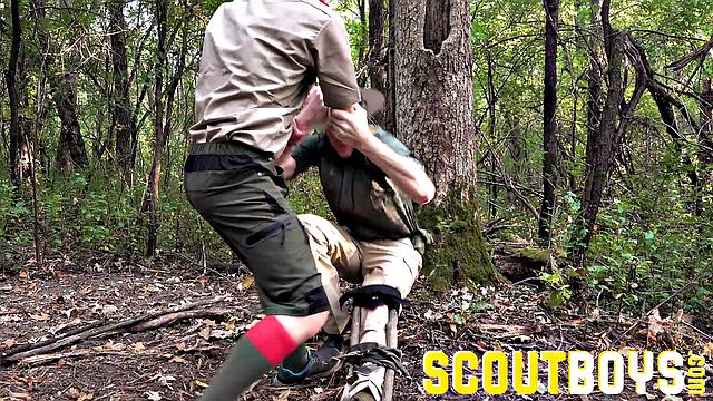 рыжая даёт себя пальцем на улице и получает по-крупному без резинки