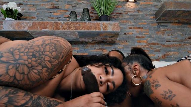 WAM Ebony bigass and bigboobs MILFS in BBC 3some