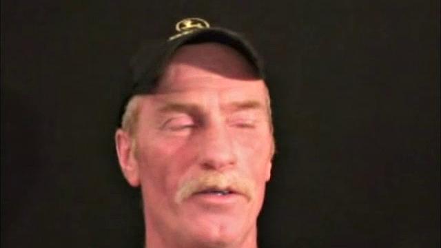 Ральф дрочит зрелому мужику до мощного оргазма на камеру