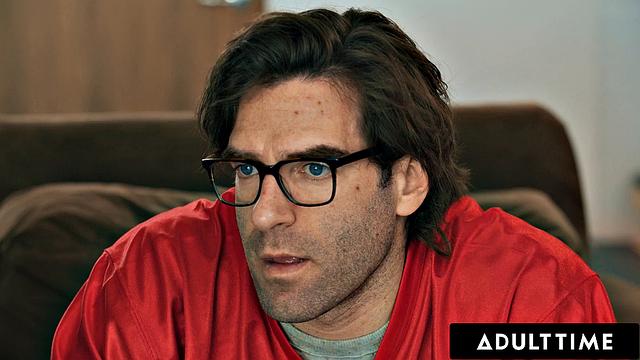 Леана Ловингс катается на членах друзей отчима и ловит сперму на лицо, пока их чуть не застукали.