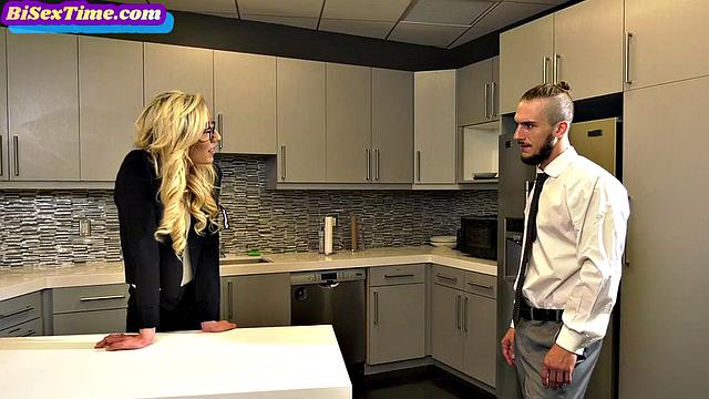 Slut ravaged by bisex men in 3some