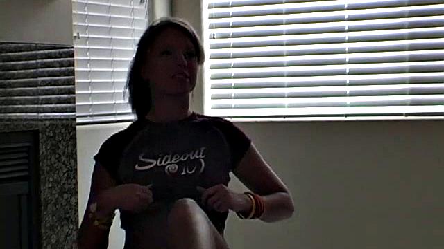 Blonde Kelli with Natural Tits in Photoshoot