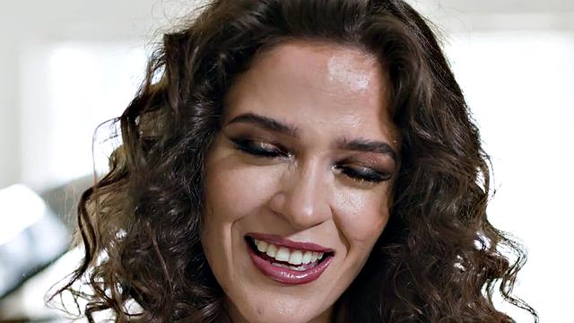 Cockhungry babe rammed by lover after teasing