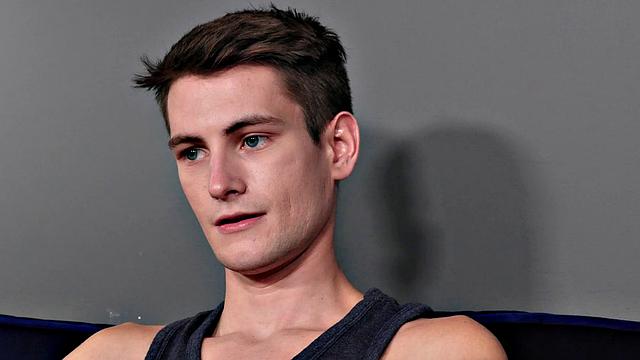 Closeted Hunk Down Twink Step-bro - Nextdoortaboo