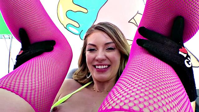 Leah's Deep Anal Drilling