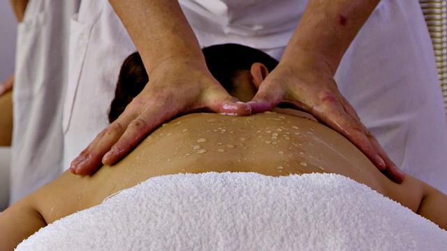 Sexy lesbian sluts love fingering while fingering