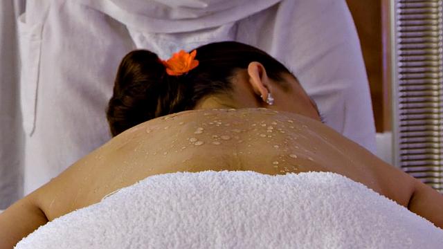 Sexy lesbian sluts love fingering while fingering