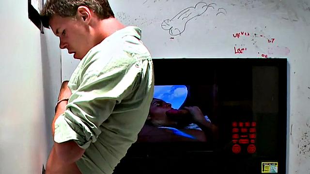 Fooled guy deepthroating at gloryhole