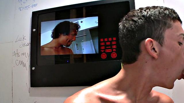 Fooled guy deepthroating at gloryhole