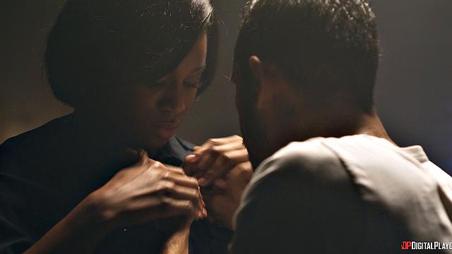 Два копа разряжают обстановку на допросе