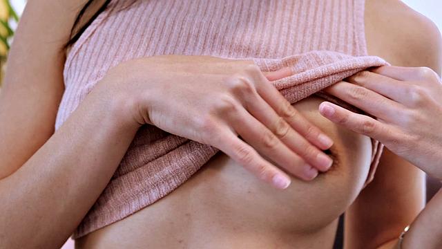 Jade's Miami dating means embracing nudist lifestyle and fucking on Jet Skis.