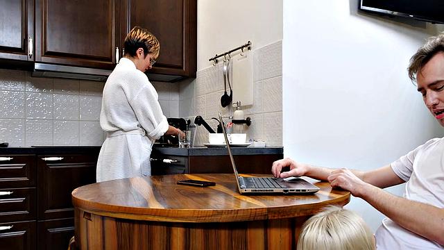 SIS.PORN. After a blowjob blonde girl has vaginal sex with stepbrother