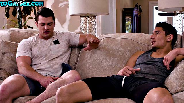 Amateur muscled stud barebacks asshole on couch