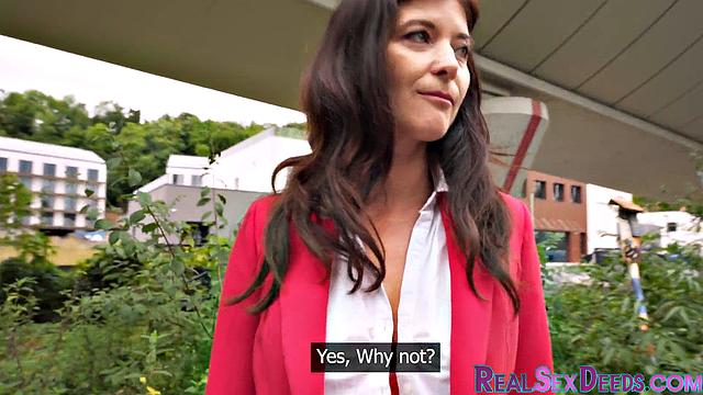 Public amateur sex with mature office lady