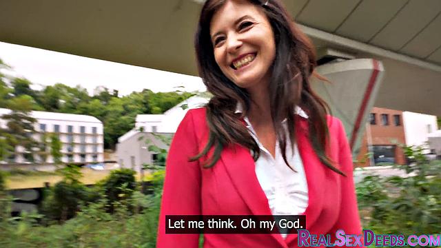 Public amateur sex with mature office lady