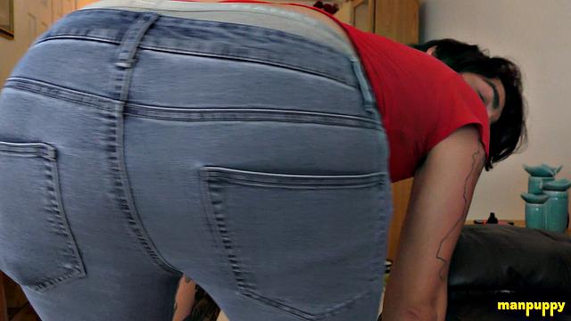 Flattened by Huge Roommate - Johnny Mercy