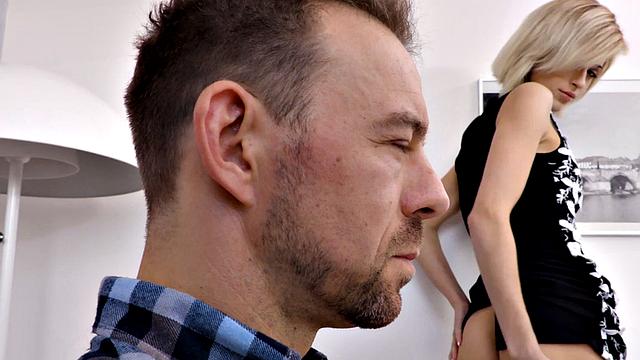 Anal babe at home gaping hole after pussyeaten