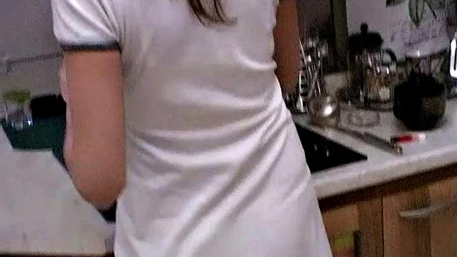 ciciliya трахается во всех комнатах своей квартиры