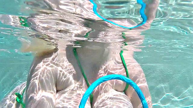 Big Boobs Underwater