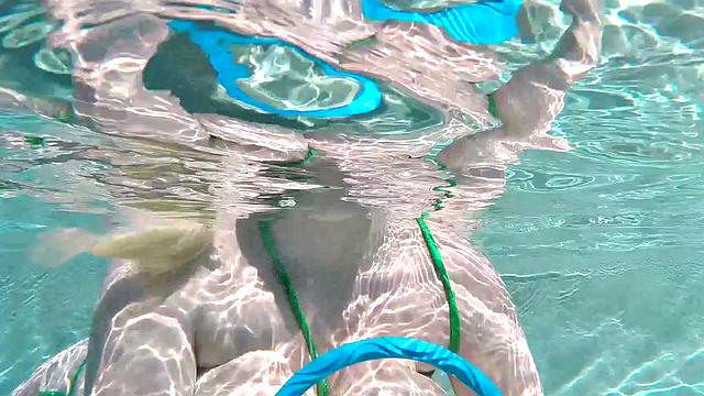 Big Boobs Underwater