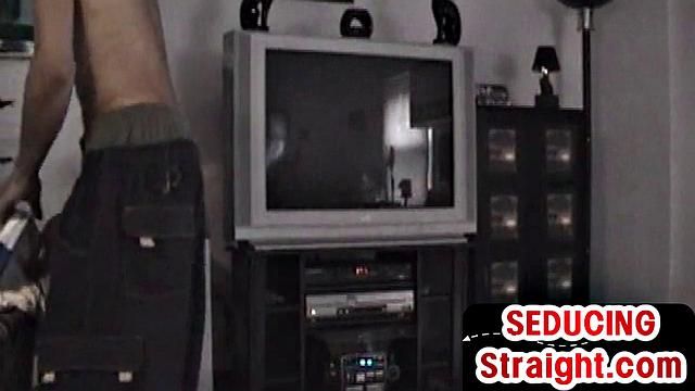 Skinny amateur sucked by gay while watching straight porn