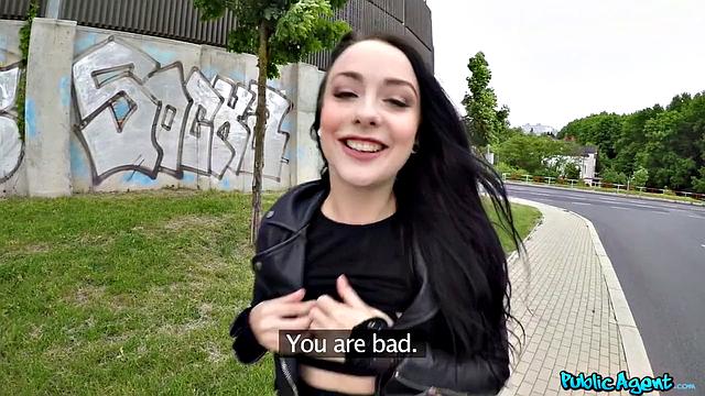 Public Agent Fucks British Woman