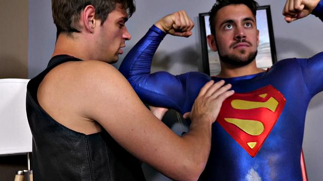 Weird anal cosplay with superman enjoying bareback