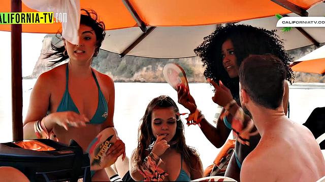 Hot influencer kisses tourist on beach in Brazil!