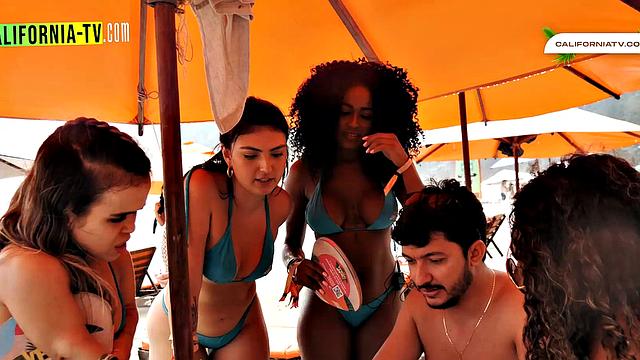 Hot influencer kisses tourist on beach in Brazil!