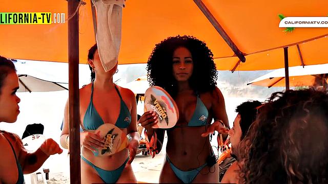 Hot influencer kisses tourist on beach in Brazil!