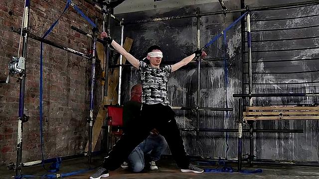 Emptying his Balls: Aaron Aurora & Sebastian Kane