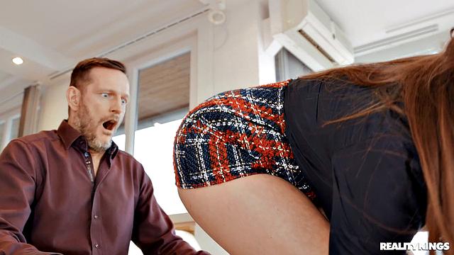 Showing House, Displaying Ass