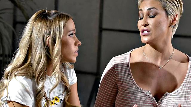 Petite wild 21yo lez pussyeating curvy MILF