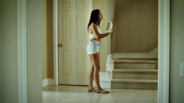 Sensual petite giving oral