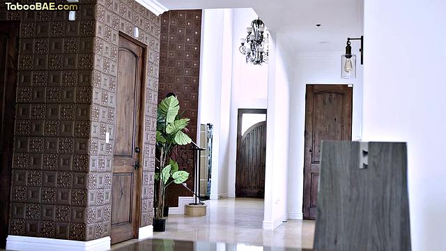 2 horny babes pussyfucked in rough 3some