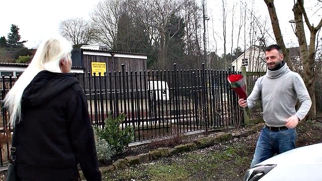 SubSlut Summer Ray: Buzzing to cum