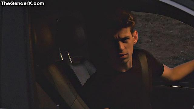 HJ loving big-titted trans pleasuring dude