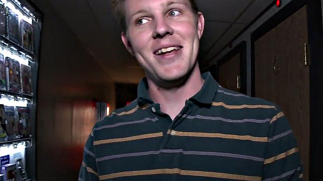 Fooled guy enjoys gloryhole gay bj before cumshot