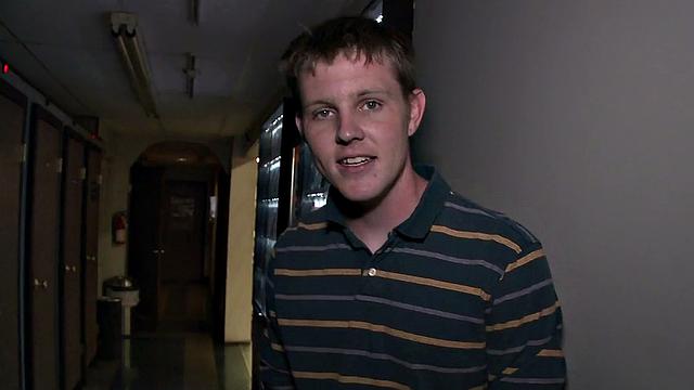 Fooled guy enjoys gloryhole gay bj before cumshot