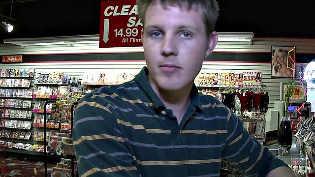 Fooled guy enjoys gloryhole gay bj before cumshot