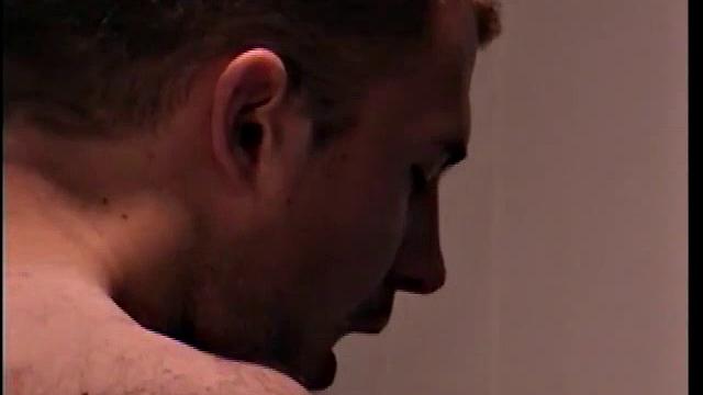 сет дрочит и кончает на камеру