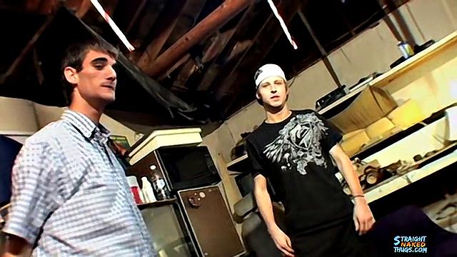 Str8 Boys Strip Hacky Sack - Дюк, Блинкс, Холливуд и ET