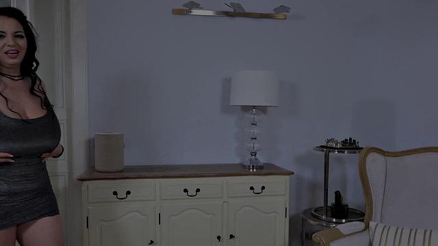 Joana Bliss Stops Time