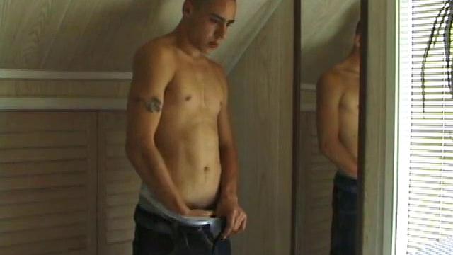 This tattooed hottie wants us to watch him jerk off. Bradley comes in and immediately takes charge of the task at hand. He starts a porn video, lubes up his dick and strokes out a healthy cum load all over mirror.