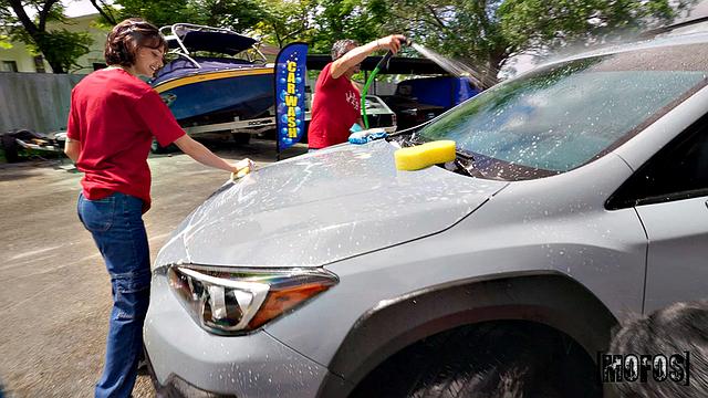 минет и жёсткий трах прямо на автомойке