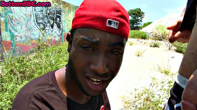 Pulled black dude cockriding