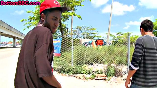 Pulled black dude cockriding