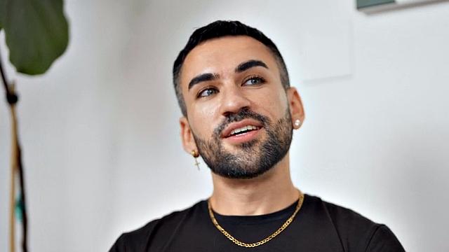 Handsome solo jock jerks till cum after casting