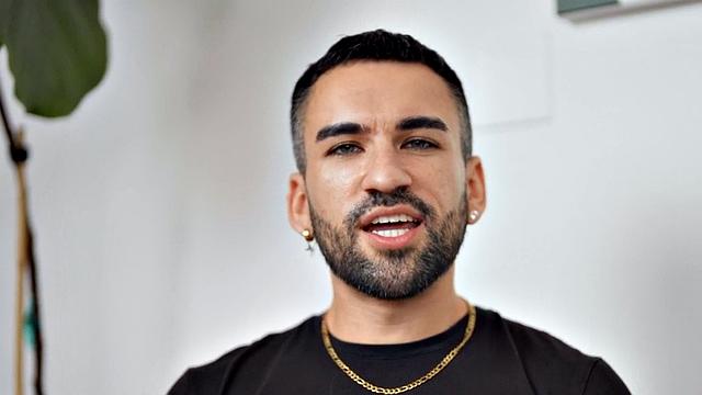 Handsome solo jock jerks till cum after casting